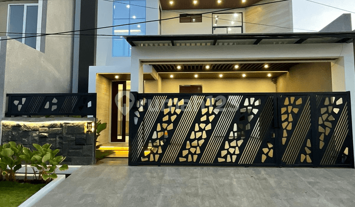 Rumah Mewah berkelas dengan Private Pool di Baruk Selangkah Merr