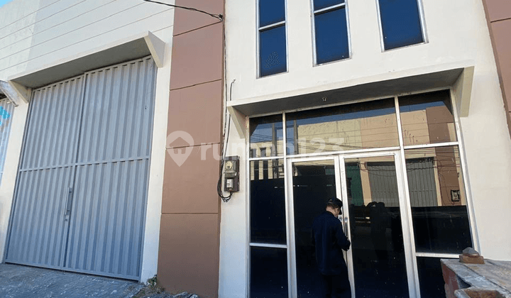 Gudang 2 M An di Kompleks Pergudangan Krian, Lokasi Ramai, Bebas Banjir