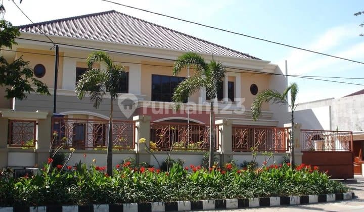 Homestay Mewah di Raya Kertajaya Indah, Sangat Strategis Pusat Kota, Dekat Galaxy Mall