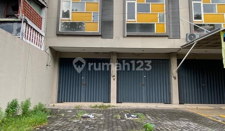 Ruko di Rungkut Asri Nol Jalan Raya Jalanan Ramai, Padat Penduduk