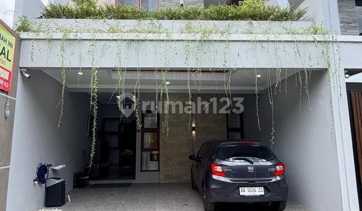 Rumah Mewah Full Perabot di Dalam Cluster di Gedongkuning Yogyakarta