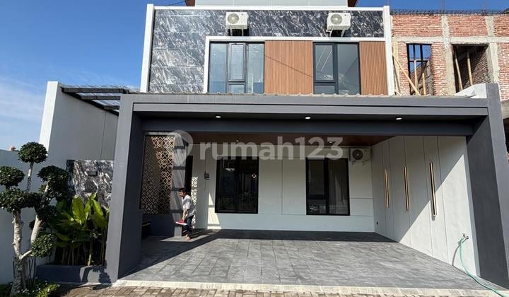 Rumah Mewah Full Furnished di Dalam Cluster di Dekat Sd Model Wedomartani Ngemplak Sleman Yogyakarta