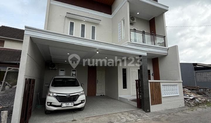 Rumah Mewah Dua Lantai Ekslusif di Purwomartani Kalasan Dekat Candi Sambisari