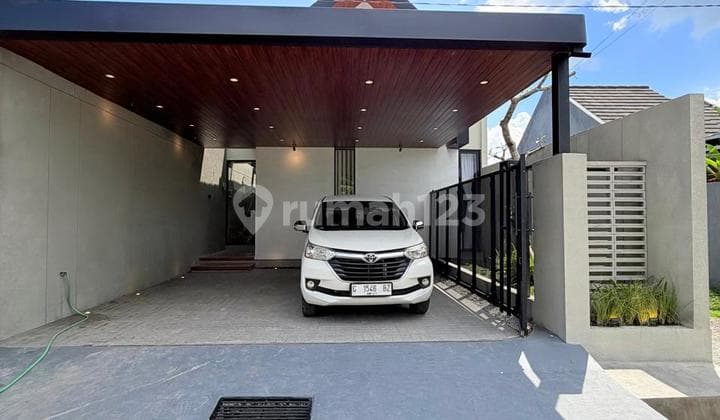 Rumah Mewah Full Furnished di Dalam Cluster 3 Unit di Dekat Exit Tol Purwomartani Sleman Yogyakarta