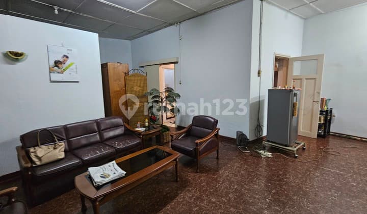 Dijual Rumah Tinggal Jalan Banceuy Braga Bandung