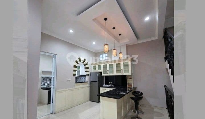 Dijual Rumah di Kebon Jeruk, Bagus, SHM, Terawat, Siap Huni.