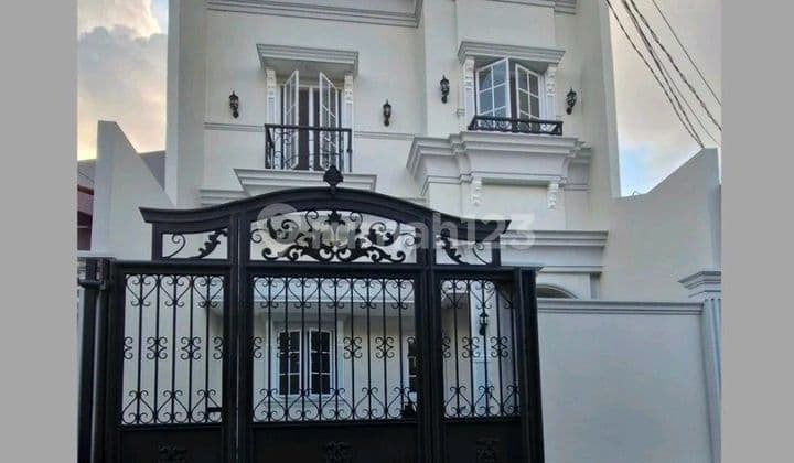 For Sale House in DPR Private Complex Block D, Meruya, Joglo, Good House with SHM on Jalan Komplek DPR RI Private Complex, Jl. Meruya Selatan, Joglo, Kembangan, West Jakarta City, DKI Jakarta, Indonesia, 11640, Meruya