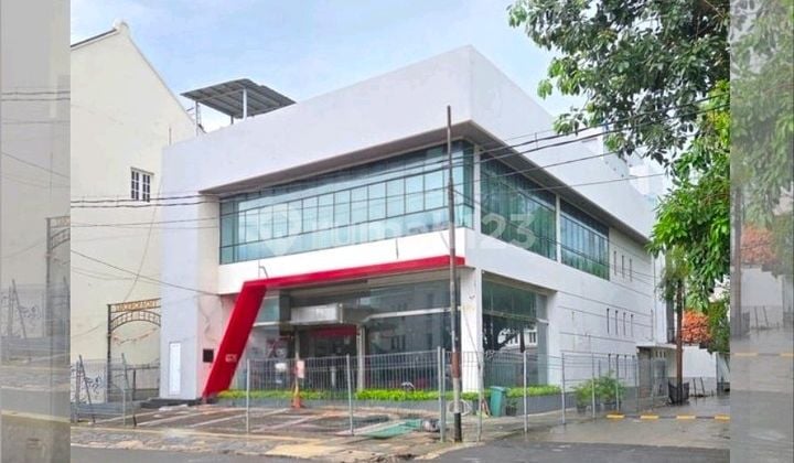 Commercial Building for Sale, Good, Strategic Location, Interest Negotiable Until Deal, Office Space