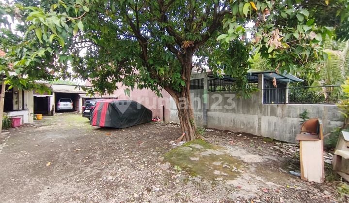 Disewakan Rumah Lama bisa untuk gudang atau usaha di jalan gresikan dekat ploso dekat bronggalan dekat pasar keling