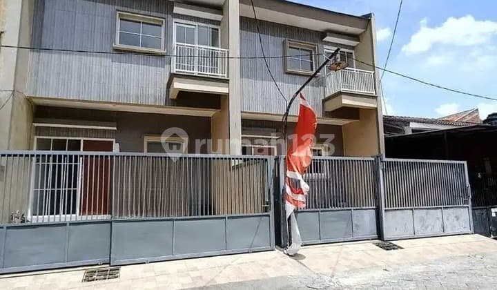 RUMAH SEMI FURNISH DEKAT ITS PAKUWON CITY STRATEGIS DEKAT PERTOKOAN DAN PERKANTORAN DI MULYOSARI