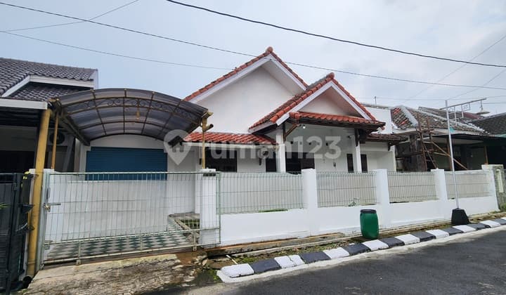 Wide Jati Raya Indah Banyumanik House