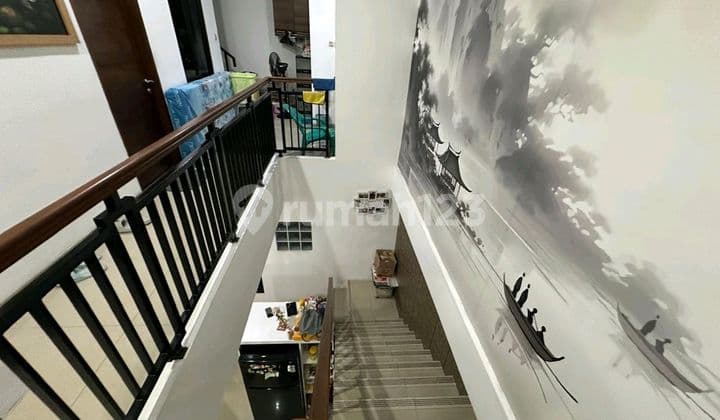 Rumah Kalideres Permai 2.5 Lantai SHM 4 K Tidur Semi Furnished