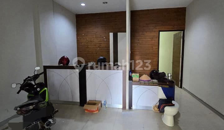 Ruko 3 lantai Sudah Renovasi SHM luas tanah 214 m2 di Jl Sriwijaya