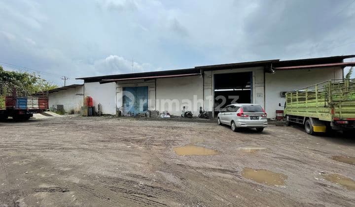 Gudang dan kantor pinggir jalan raya untuk supermarket atau showroom di semarang barat