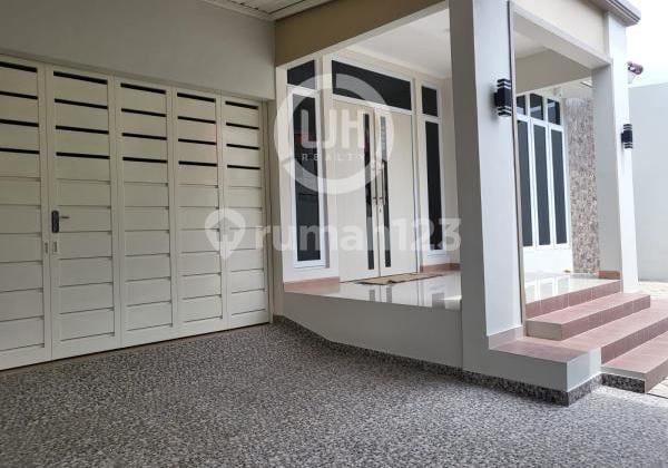 Rumah di Jalan Rejomulyo