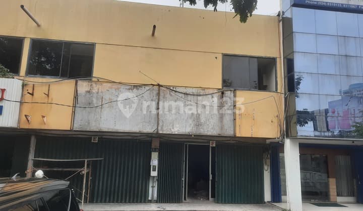 Strategic 2-Storey Shophouse in the City Center Near Simpang Lima