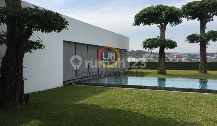 Rumah Mewah di Jalan Guntur