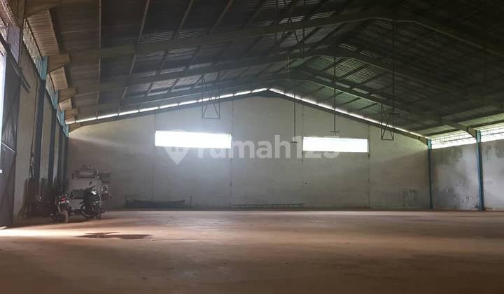 Gudang Siap Pakai Area Parkir Luas Di Jepara