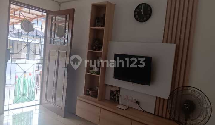 Quick Sale !!! 2-Story House in Taman Parahyangan Lippo Karawaci... Clean & Beautiful House.....
