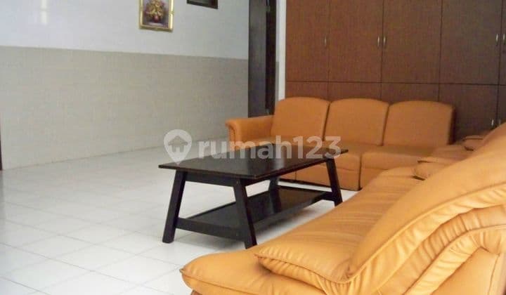 Selling a Good Boarding House in Taman Permata Lippo Karawaci, Still Active and Occupied....