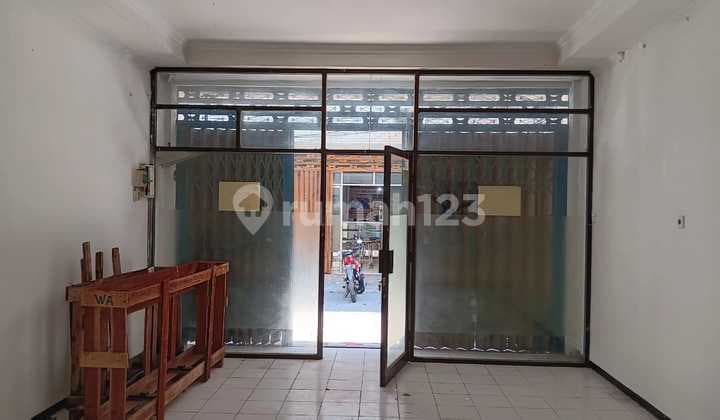Ruko 3 Lantai Cocok untuk Kantor di Kedung Doro