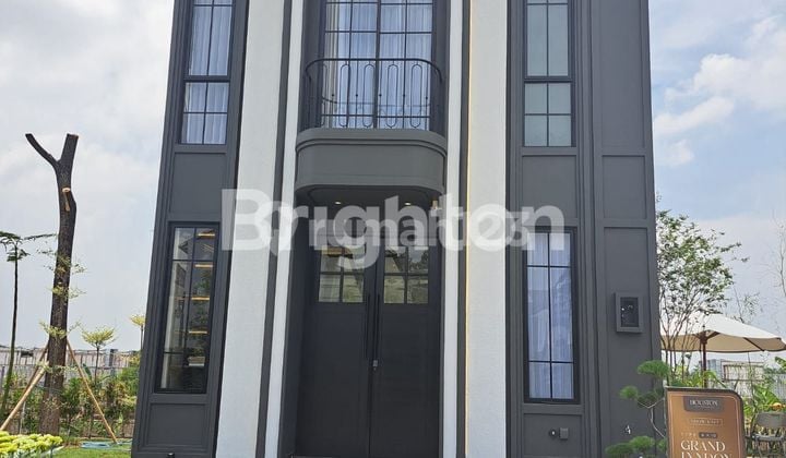 RUMAH 2 LANTAI MANSION NINE, PERBATASAN GRESIK SURABAYA