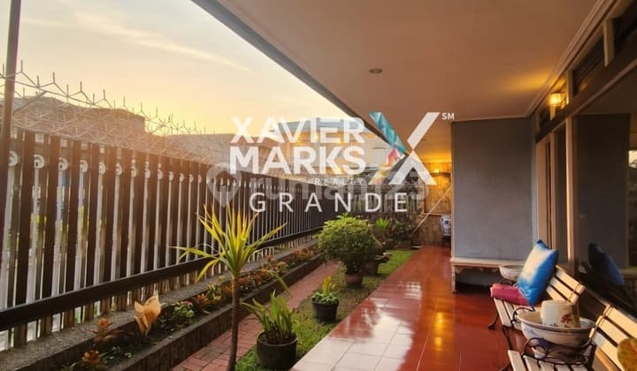 Dijual Rumah Klasik Terawat Siap Huni di Area Tengah Kota Malang