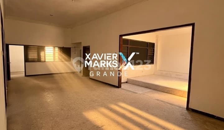 Disewakan Rumah Cocok untuk Cafe, Kantor dan Gudang di Jalan Logam Logam, Blimbing, Malang