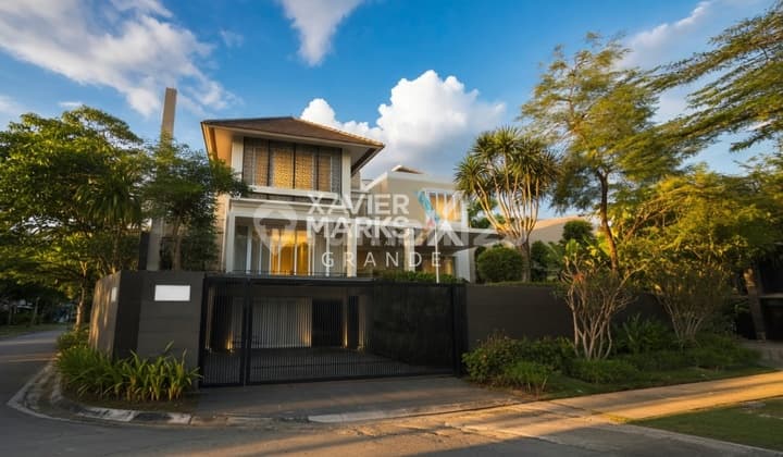 Dijual Rumah Mewah 2 Lantai di Kawasan Elit Peninsula Park, Surabaya