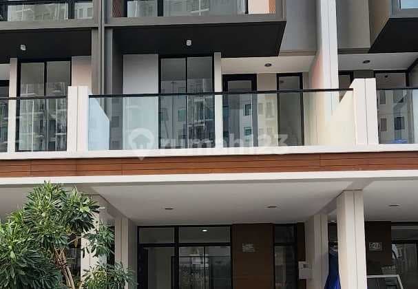 Brand New ! Rumah 3 Lantai PIK 2 Osaka Residences 4,5x10
