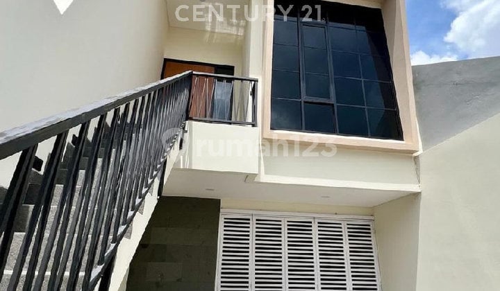 Rumah Brand New 3 Lantai Bebas Banjir di Jakarta Barat S9444