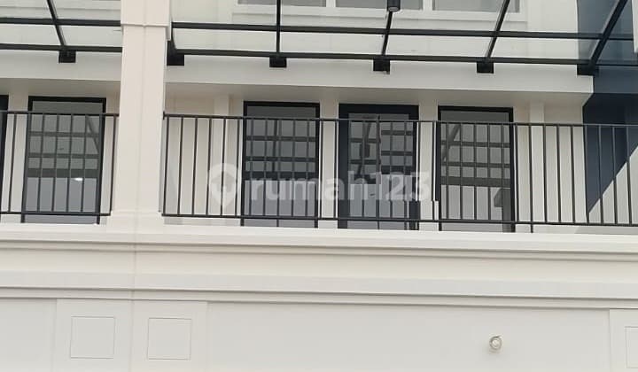 Di Sewakan Ruko Gading Serpong The Hudson 3Lantai Hadap Jalan.