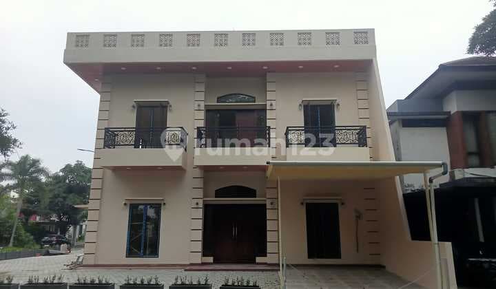 ******** Ritzone Hoek Bsd 2Lantai