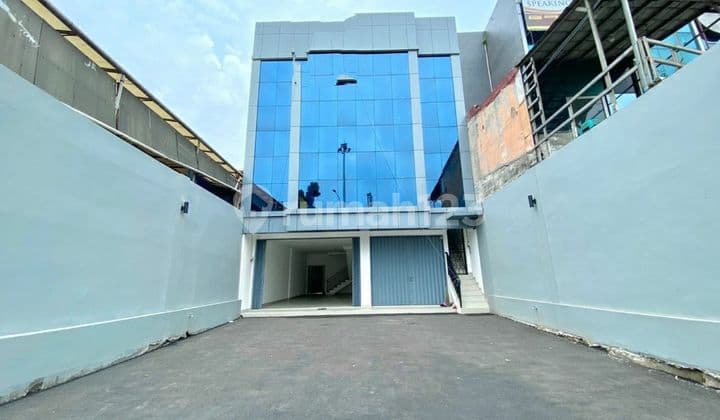 Ruko Murah pinggir Jalan di Jatiwaringin Raya Jakarta Timur