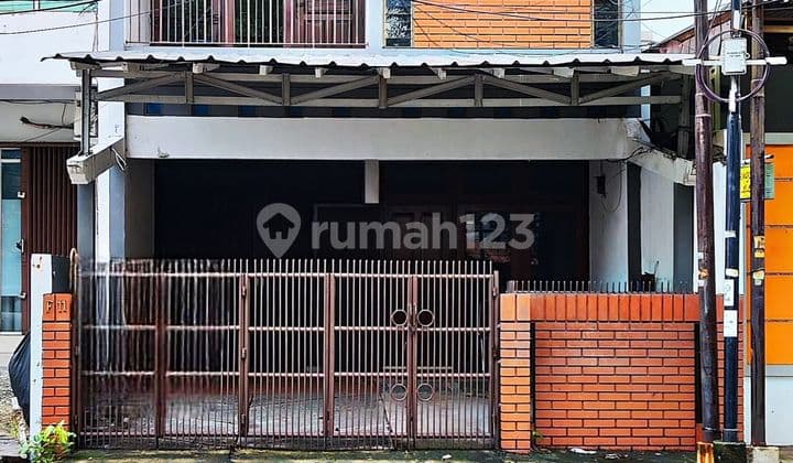 Rumah 3 Lantai Pinggir Jalan Di Bcs Kelapa Gading Jakarta Utara