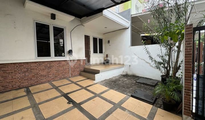 Rumah 2 Lantai Nego, Siap Huni Dekat Mall Kelapa Gading Jakarta