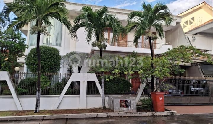 Rumah 2 Lantai Sunter Bisma Hook Model Classic Siap Huni Jakut