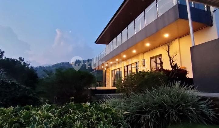 Rumah Villa Super Aesthetic 2 Lantai di Cisarua Bogor Jawa Barat