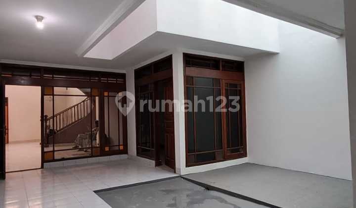 Di Sewakan Rumah Terawat Sayap Suryalaya - Bkr