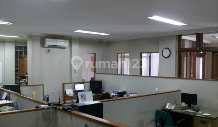 Gedung Kantor 3 Lantai di Sayap Gatot Subroto Bandung