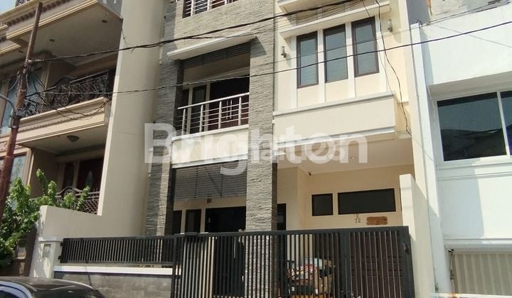 Rumah Mangga Dua Siap Huni - Cluster - Aman