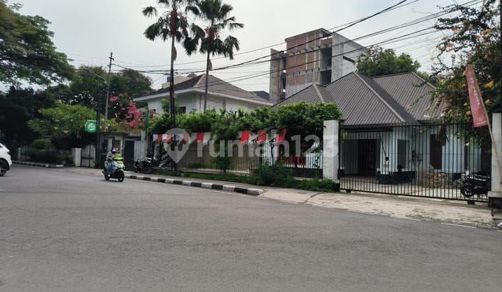 For Rent: Serene House in Pegangsaan Dua – Menteng