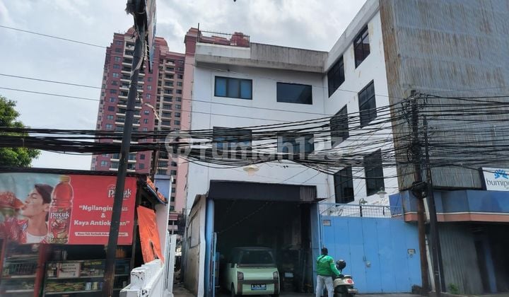 5.5-Story Shop House in Pasar Baru, Price Below NJOP