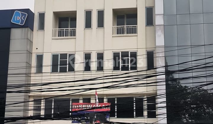 Disewa Ruko Ex. Bank di Jalan Pemuda Rawamangun Jakarta Timur