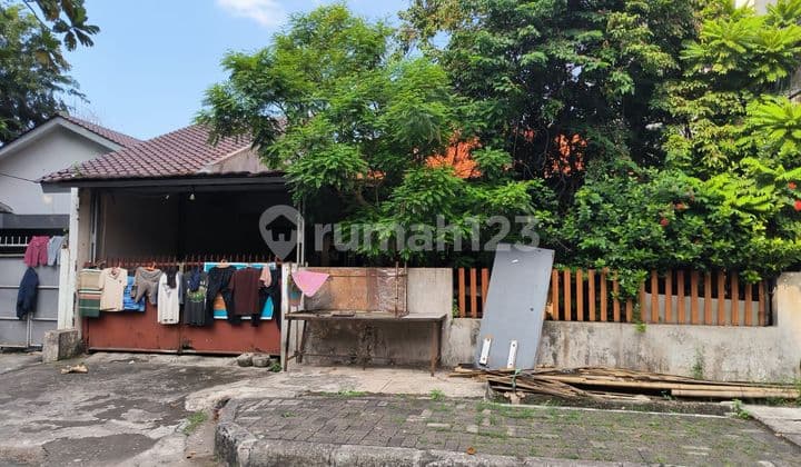 House Suitable for Business & Residence in Central Cempaka Putih