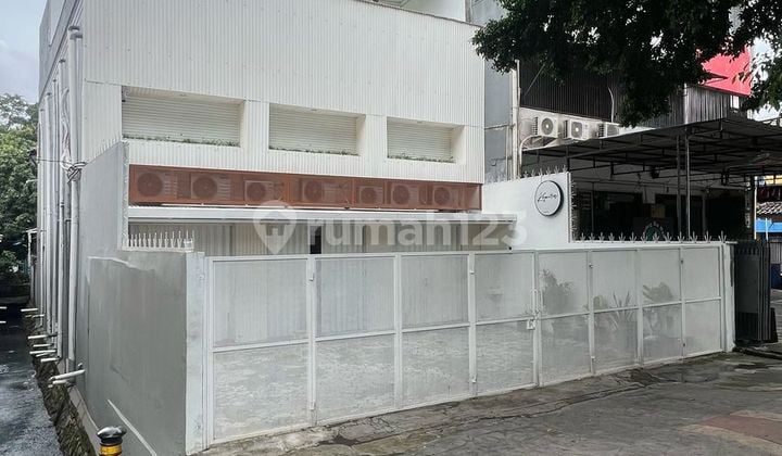 2.5-Story Linked Ruko in Matraman - Strategic & Ready to Use