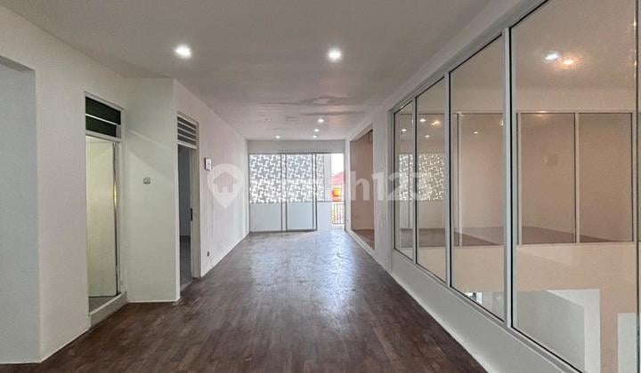 Tempat Usaha Strategis Dekat Blok M - Siap Pakai