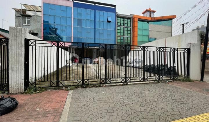 Ruko Gandeng 3 Lantai - Lokasi Super Strategis