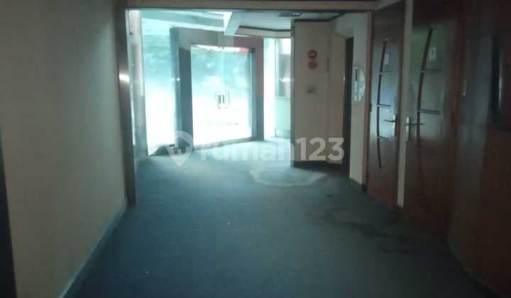 Gedung Strategis 4 Lantai Di Jalan Johar, Menteng
