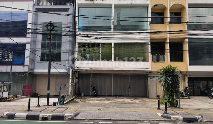 For Rent: Twin Shophouse 2 – West Cilandak